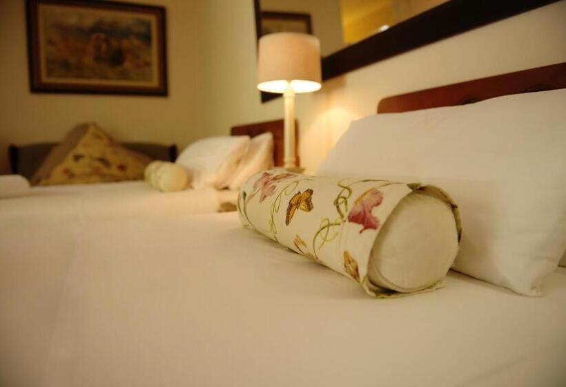 اتاق خانوادگی با چشم‌انداز باغ, Almar View Guest House