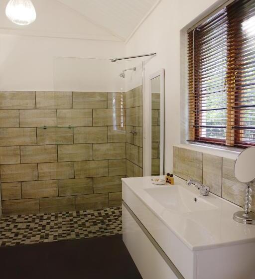 اتاق لوکس با چشم‌انداز باغ, Almar View Guest House