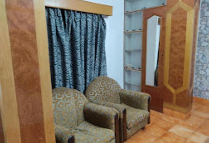 اتاق لوکس, Yashoda International