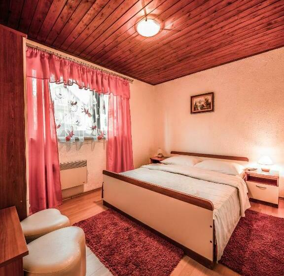 اتاق استاندارد با چشم‌انداز باغ, Guest House Slavica