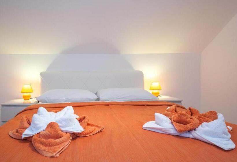 اتاق راحتی, Guest House Slavica