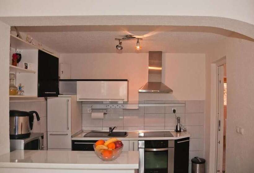 اتاق استاندارد با چشم‌انداز باغ, Guest House Slavica