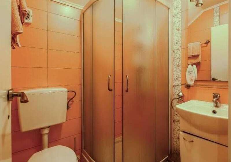 اتاق راحتی, Guest House Slavica