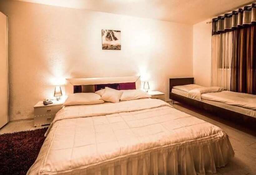 اتاق استاندارد سه تخته با چشم‌انداز باغ, Guest House Slavica