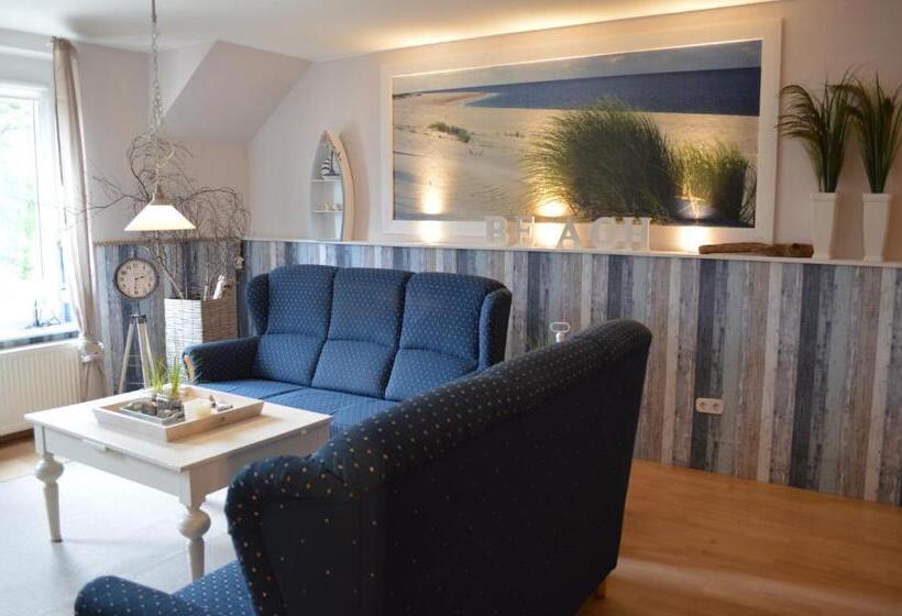 Family Suite, Land & Stil