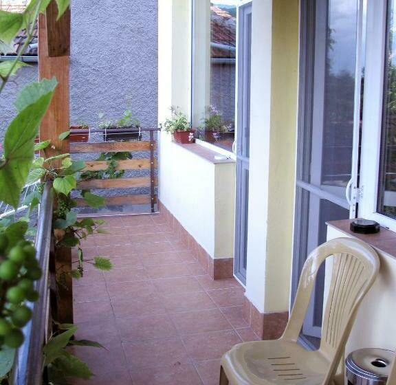 غرفة قياسية مزوَّدة بشُرفة, Guest House Familia