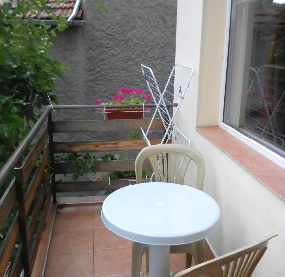 Номер Стандарт с Балконом, Guest House Familia