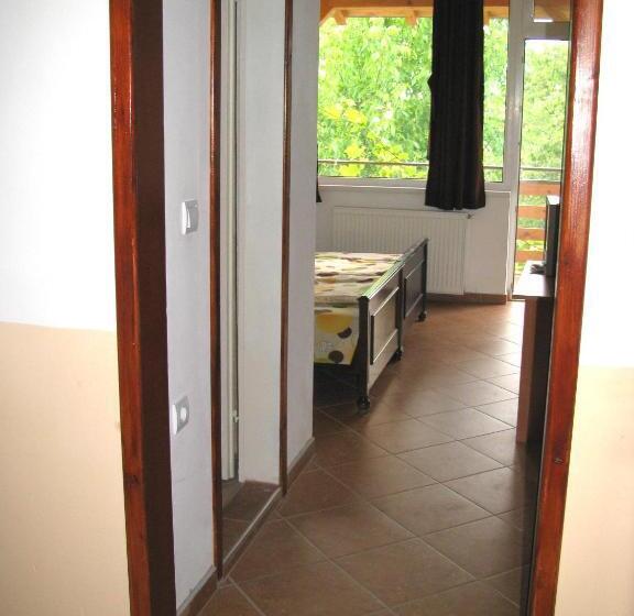 غرفة قياسية مزوَّدة بشُرفة, Guest House Familia