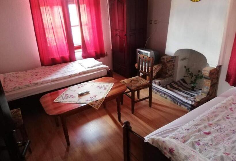 Дом 1 Спальня, Guest House Popov