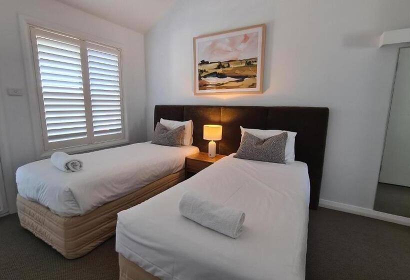 Дом 2 Спальни, Stay At Raffertys Resort