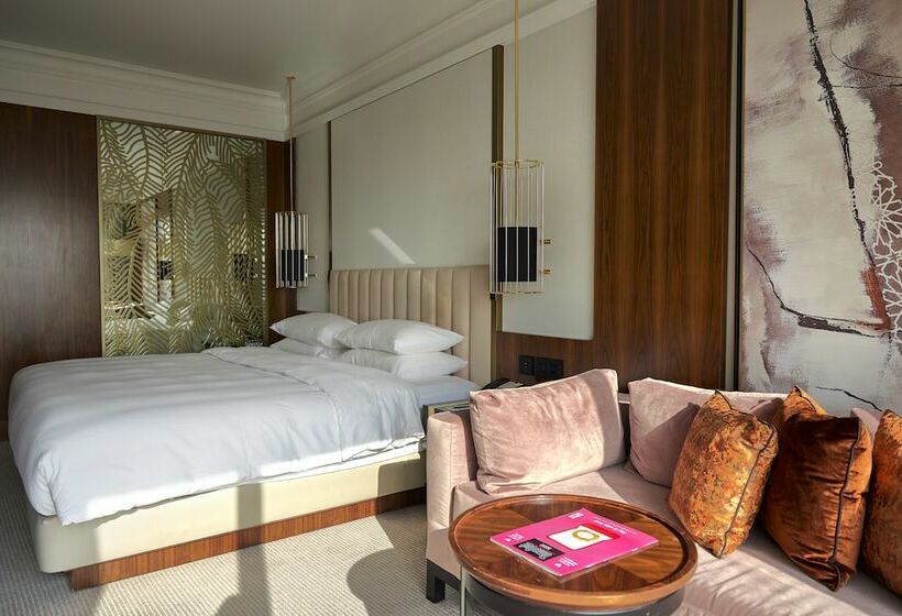 Люкс Вид на Сад, Grand Hyatt Dubai