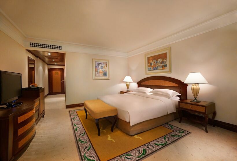 Номер Клуб, Grand Hyatt Dubai