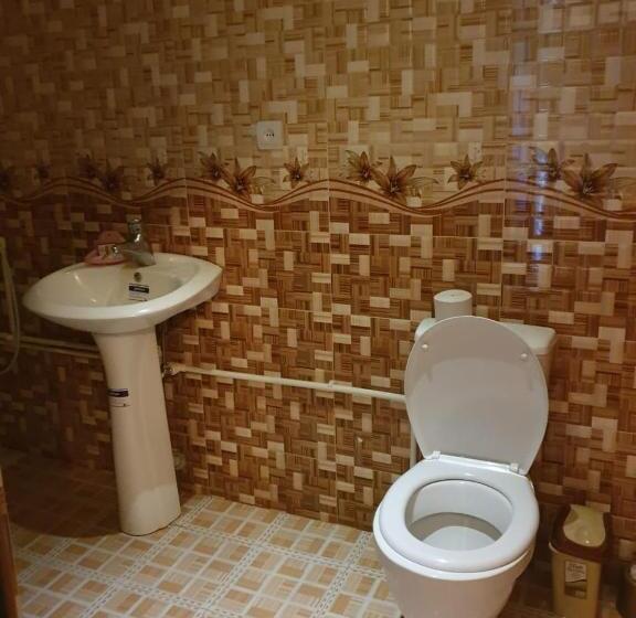 Quarto Deluxe com Balcão, Tatev Shinuhayr