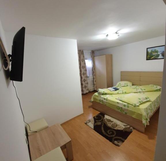 Четырехместный Номер Стандарт, Pensiune Agroturistică Casa Alex
