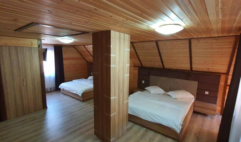 Четырехместный Номер Стандарт, Pensiune Agroturistică Casa Alex