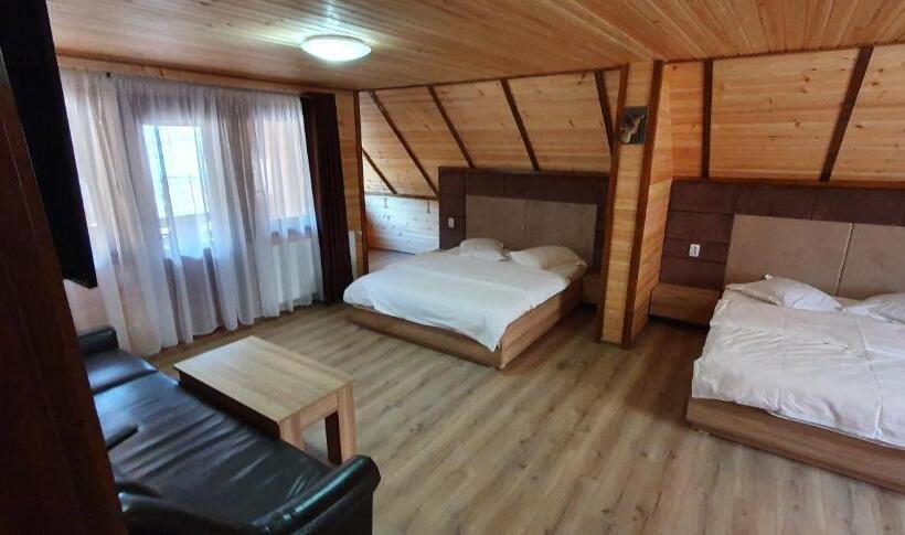 Family Suite, Pensiune Agroturistică Casa Alex
