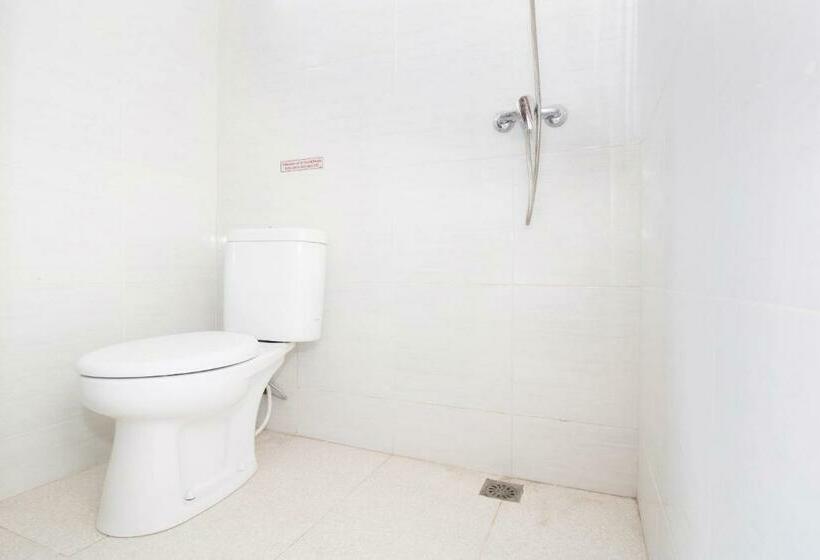 Номер Deluxe Кровать Кинг, Oyo 3307 Ayudia Guesthouse