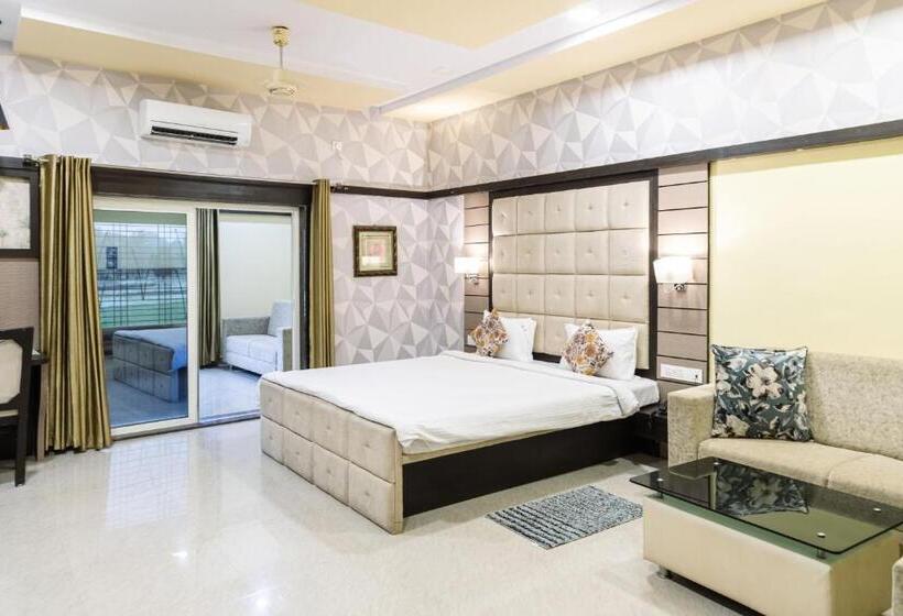 Люкс с Балконом, Tadoba Wildlife Resort   Best Resort In Tadoba