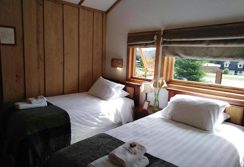 Номер Стандарт Трехместный, Alto Melimoyu Hotel & Patagonia