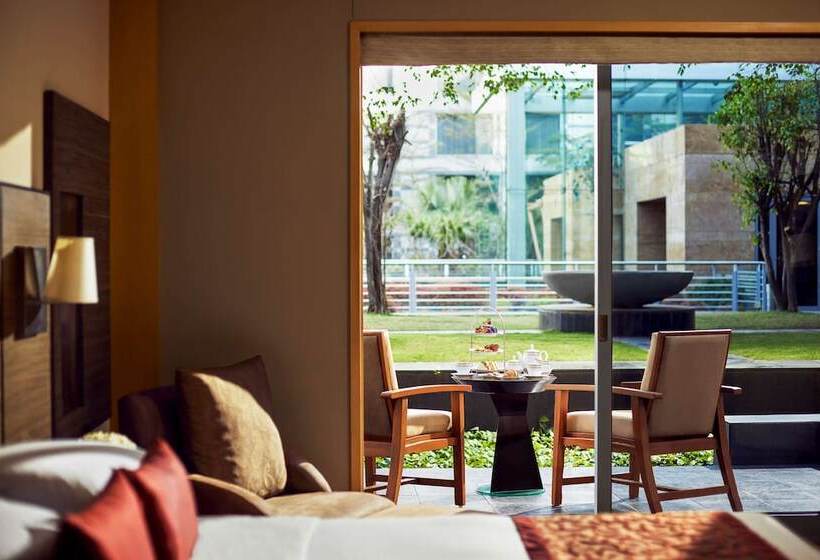 اتاق کلاب, Grand Hyatt Mumbai Hotel And Residences