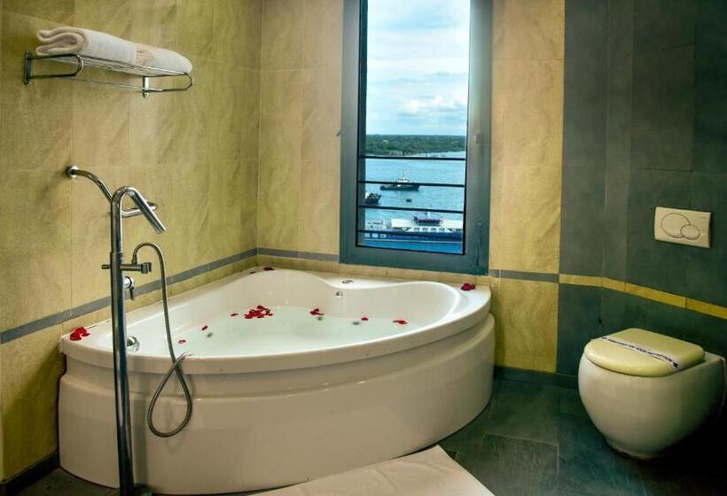 اتاق سوپریور با چشم‌انداز دریا, Harbour View Suites