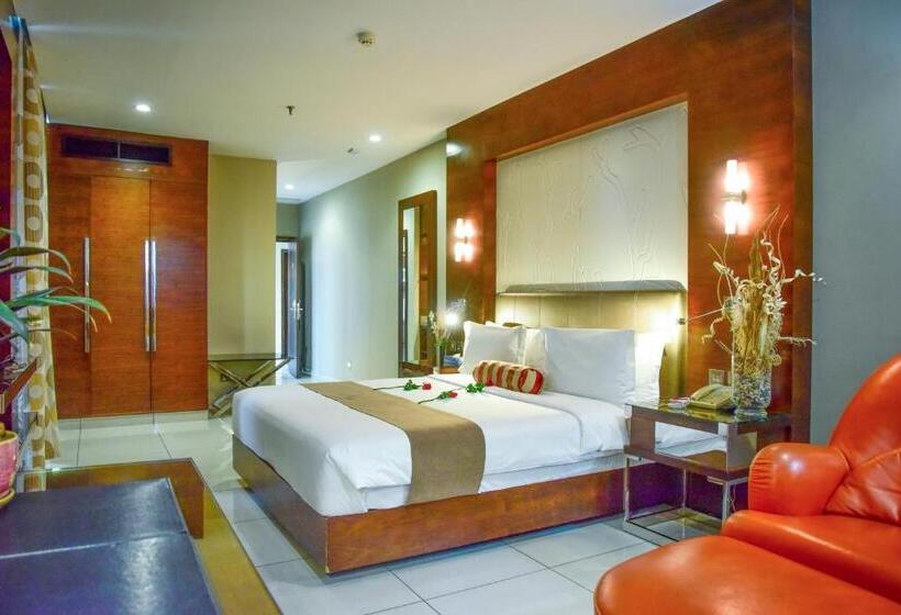 اتاق لوکس با بالکن و چشم‌انداز دریا, Harbour View Suites