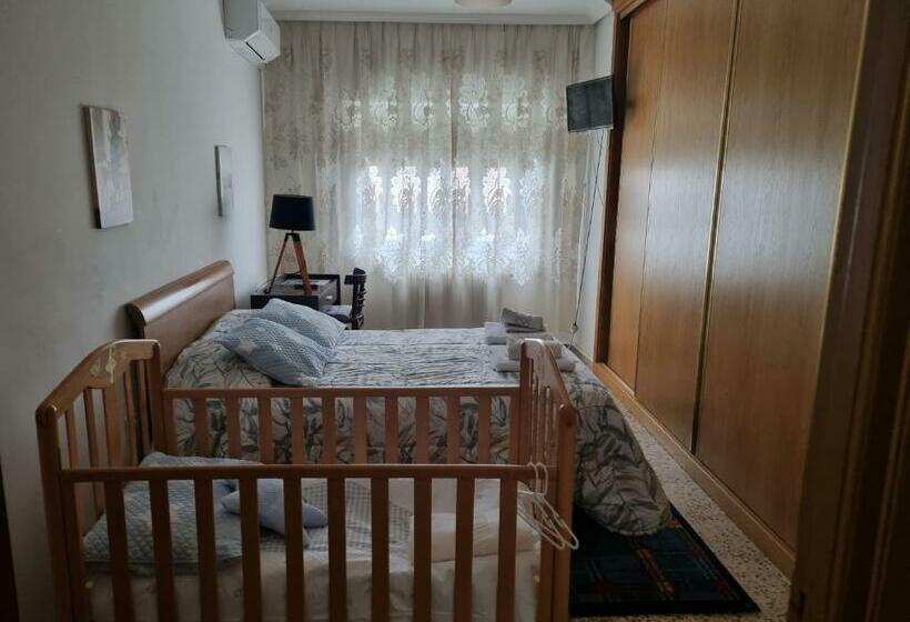 اتاق استاندارد سه تخته با سرویس بهداشتی مشترک, Casa Mara