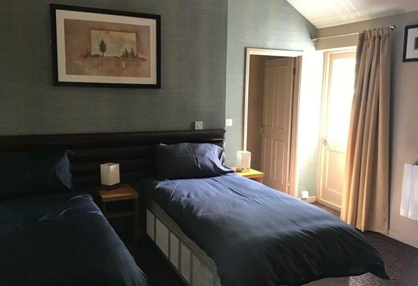 اتاق پریمیوم چهارنفره, The Railway Inn