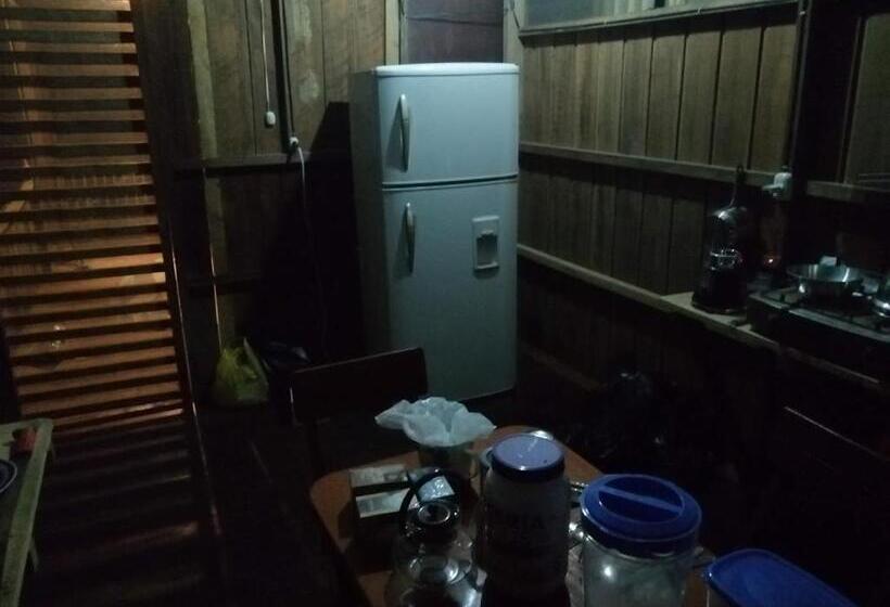اتاق استاندارد سه نفره, Don Jaime   Hostel