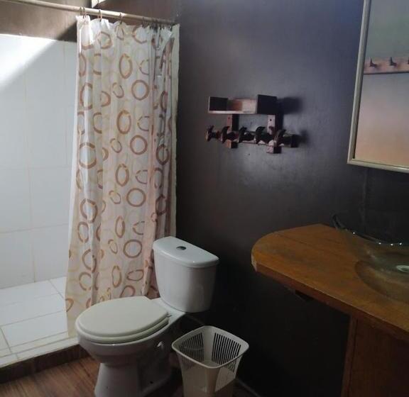 اتاق استاندارد سه نفره, Don Jaime   Hostel