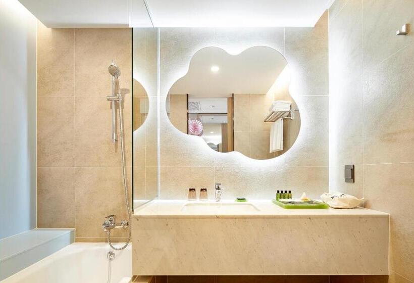 Семейный Номер, Staz Hotel Premier Dongtan