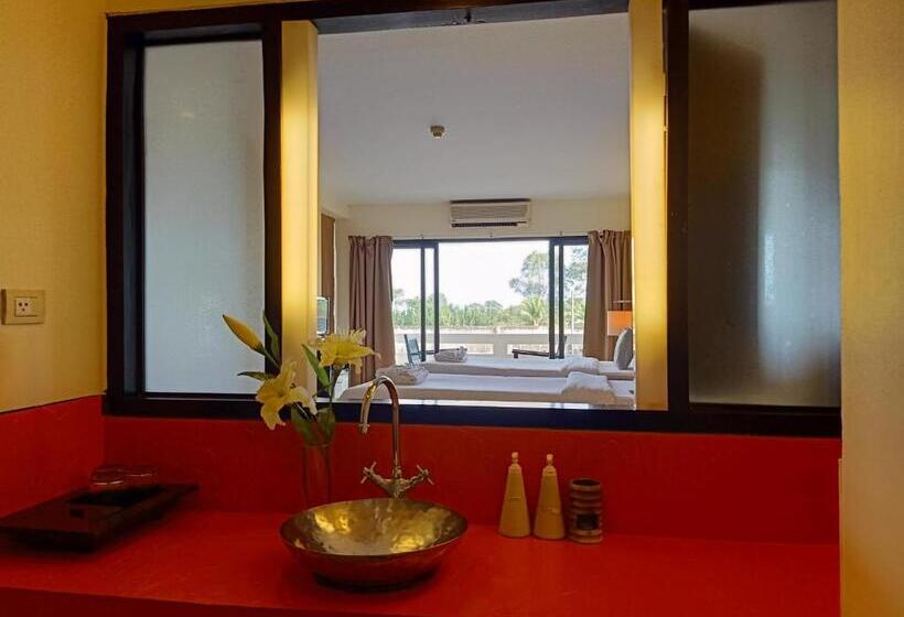 اتاق لوکس سه تخته, Amarin Samui Hotel   Sha Plus Certified