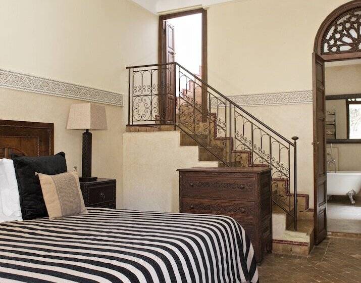 Suite with Terrace, La Villa Des Orangers   Relais & Châteaux