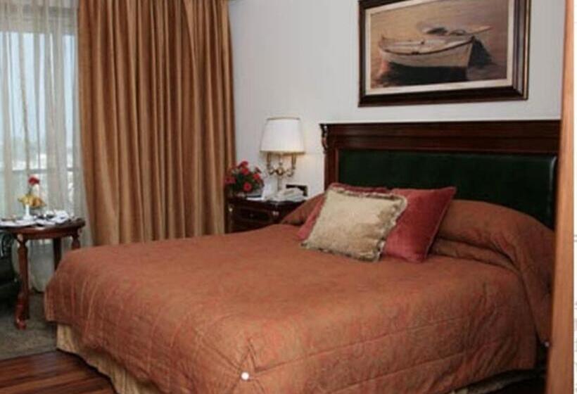 اتاق کلاب, Radisson Hotel Jalandhar