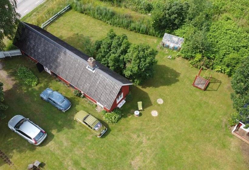 ‫فيلا غرفة نوم واحدة, Swedish Idyll