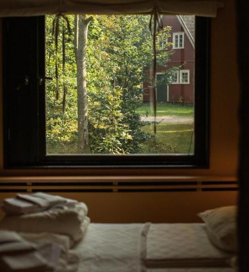 Семейный Номер, Vallåsens Värdshus Stf Hostel