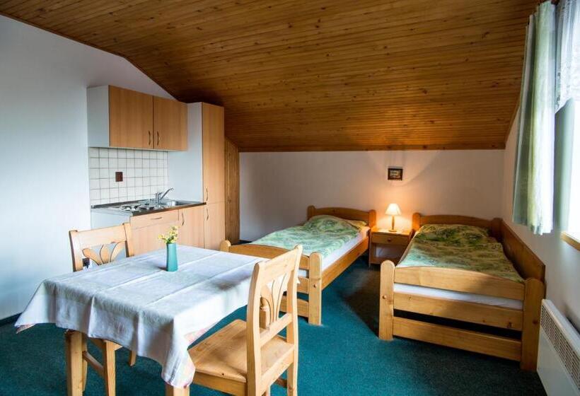 Люкс 2 Спальни, Pension Pek
