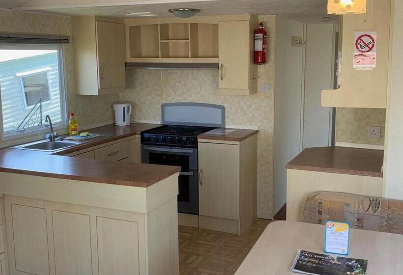 Дом 3 Спальни, Fishguard Holiday Park