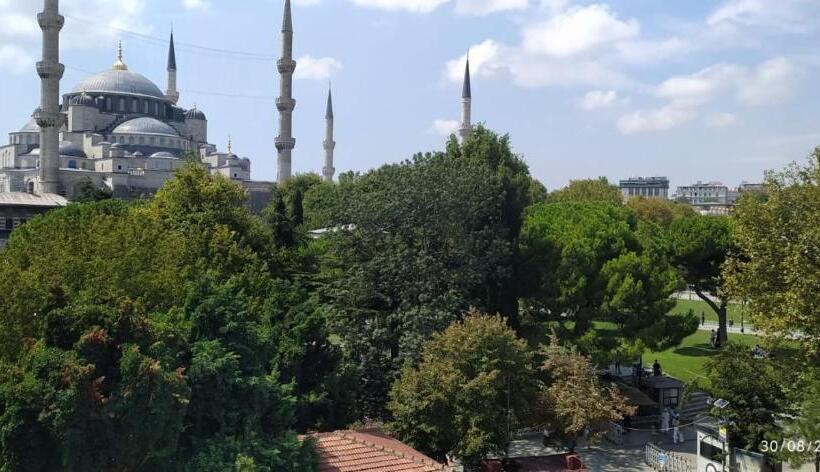 اتاق لوکس با چشم‌انداز دریا, Armagrandi Spina Hotel Special Category