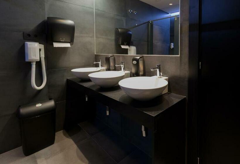 Кровать в Общей Комнате, Airhostel Barcelona Airport 24h