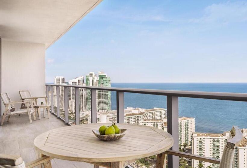 2침실 펜트하우스 아파트, Hyde Beach House