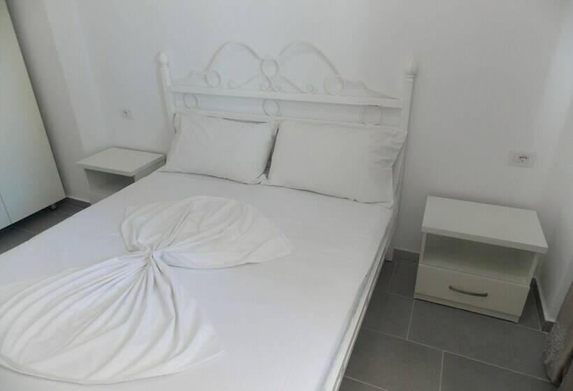 サイドシービュー１ベッドルームアパートメント, Santa Paola Hotel   In Sarandë