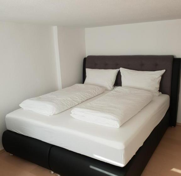 Апартаменты 3 Спальни, Gasthaus Zur Stadt Triberg