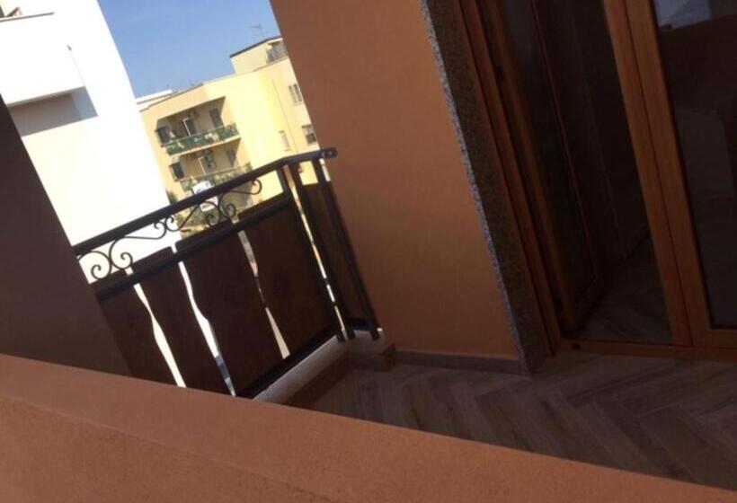 اتاق استاندارد سه تخته با سرویس بهداشتی مشترک, Paradise Home