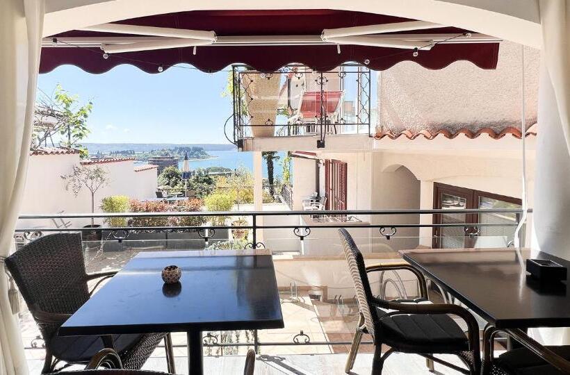 اتاق استاندارد با چشم‌انداز دریا, Villa Bellevue Portoroz Portorose