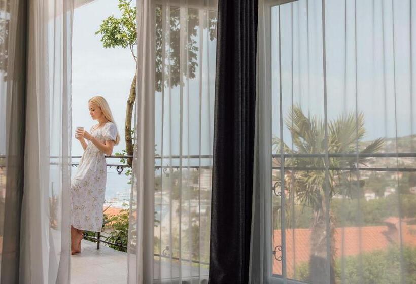 اتاق سوپریور با چشم‌انداز دریا و بالکن, Villa Bellevue Portoroz Portorose