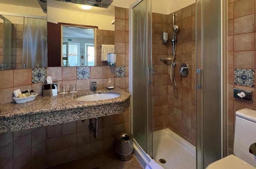 اتاق استاندارد, Villa Bellevue Portoroz Portorose
