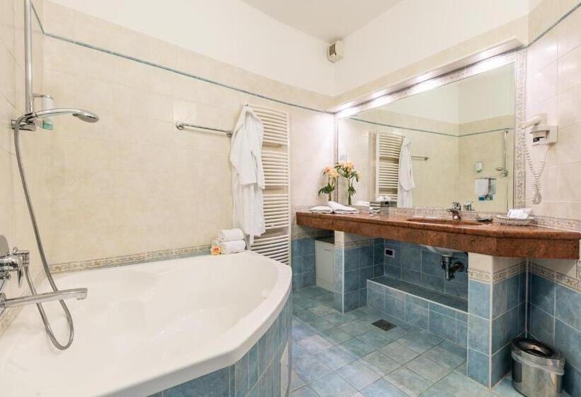 آپارتمان 1 خوابه با چشم‌انداز دریا, Villa Bellevue Portoroz Portorose