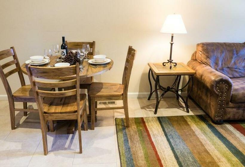 Apartamento 2 Dormitórios, Ski Trails 4024