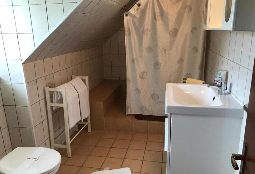Семейный Номер, Ferienanlage Seehof